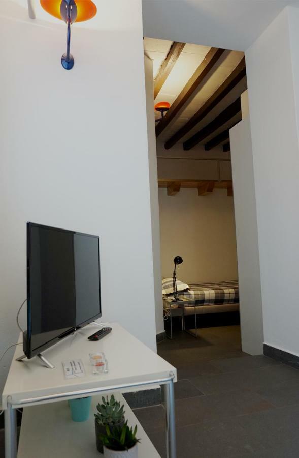 Studio Apartment Vicolo Lavandai Milán Exteriér fotografie